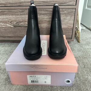Lisavicky Black Ankle Booties